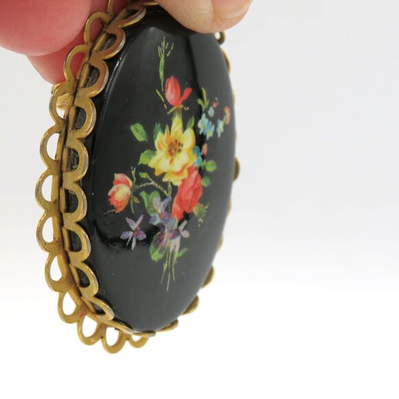 Vintage Floral Transfer Print Brooch 1.5" Black Gold Tone Scalloped Edge Pin - Picture 8 of 9